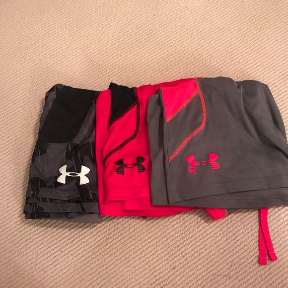 Set of 3 under armour combine its athletic shorts - Picture 2 of 5